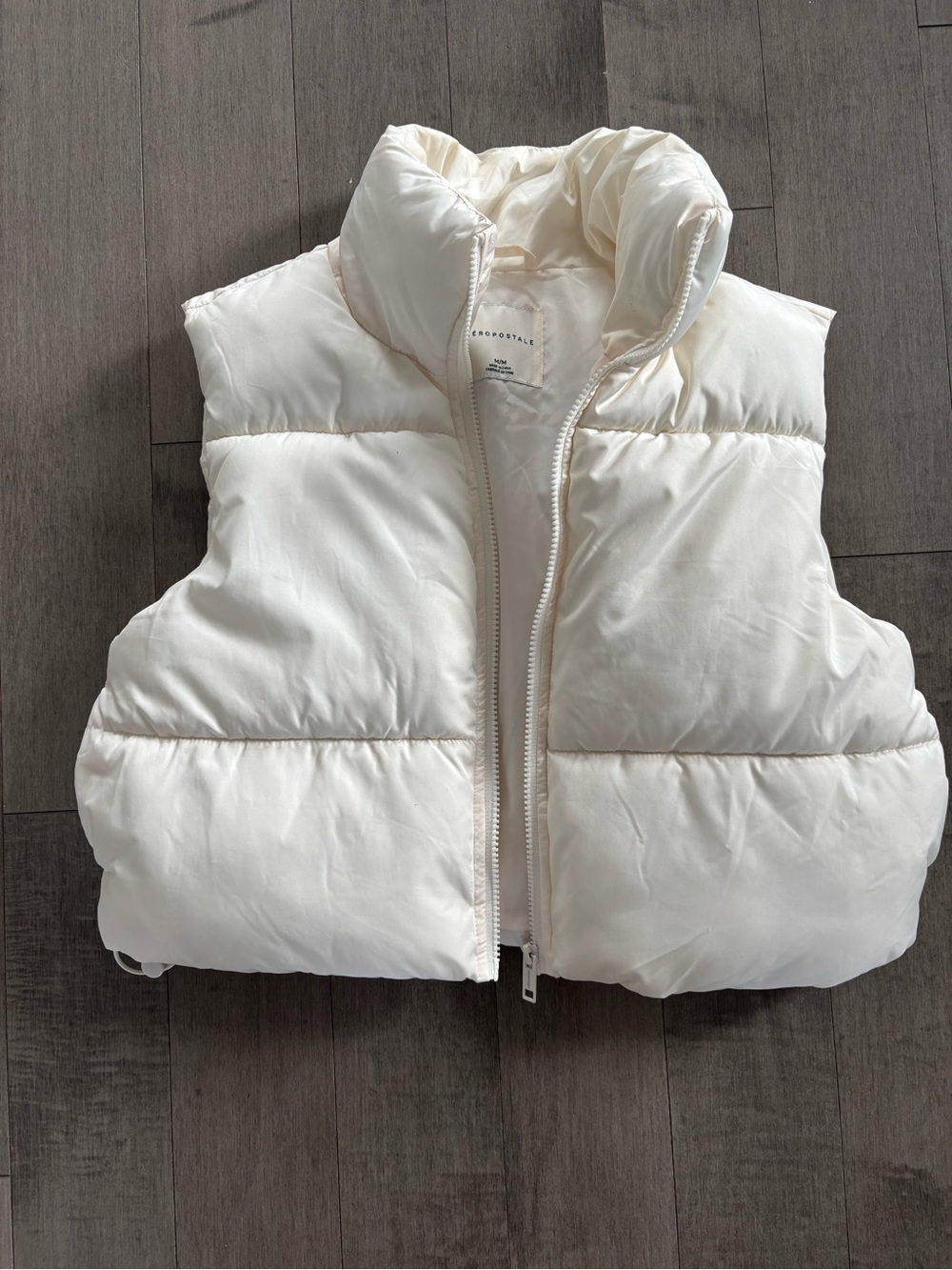 Size Medium Aeropostale white puffer vest - Picture 2 of 8